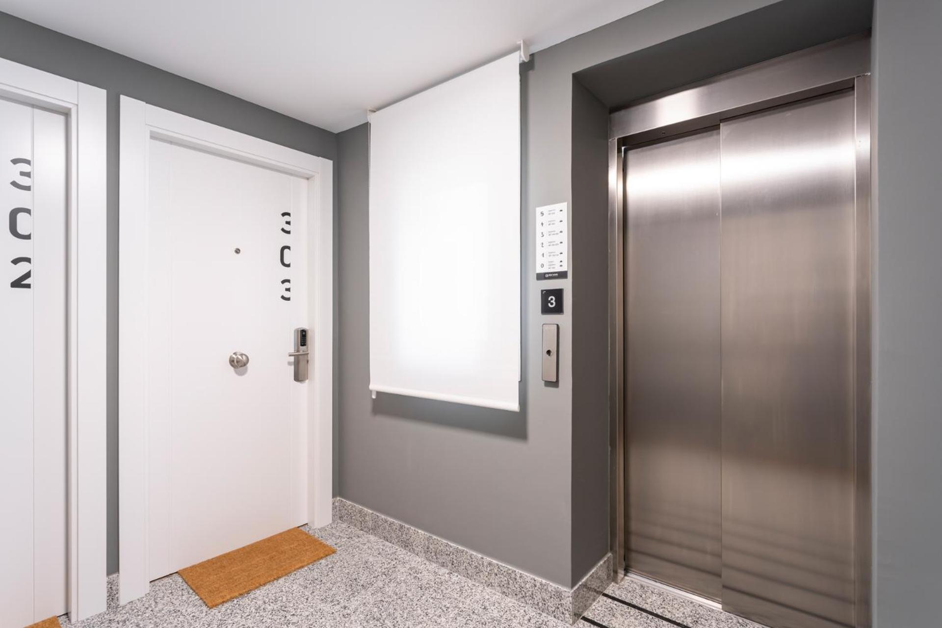 Alda Palencia Catedral Aparthotel Екстериор снимка