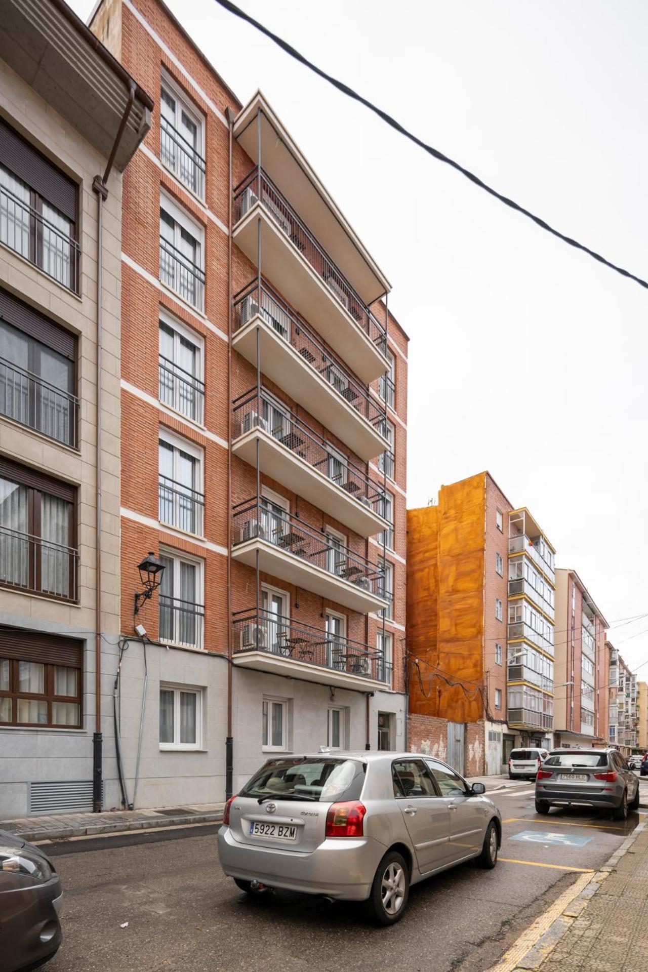 Alda Palencia Catedral Aparthotel Екстериор снимка