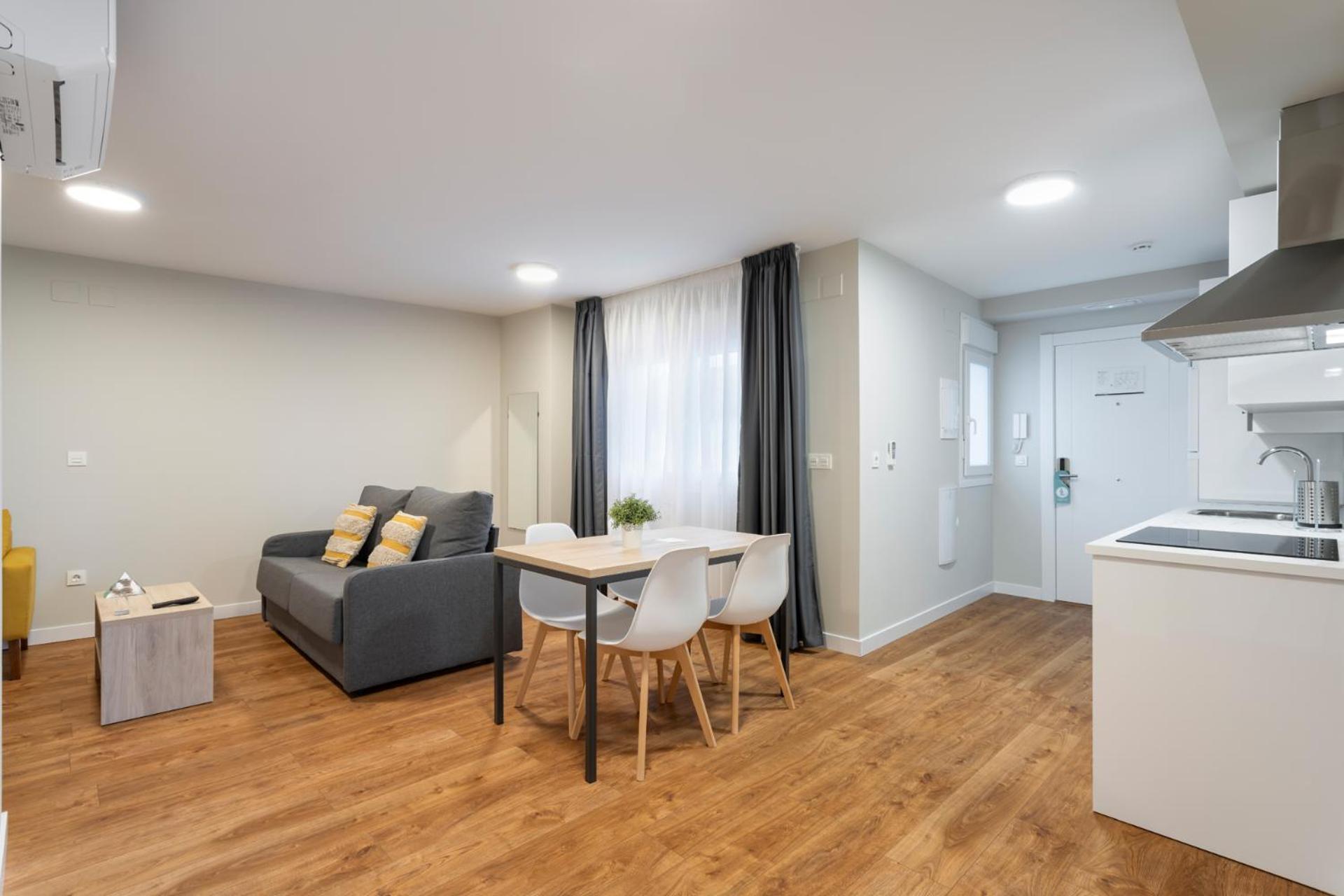 Alda Palencia Catedral Aparthotel Екстериор снимка