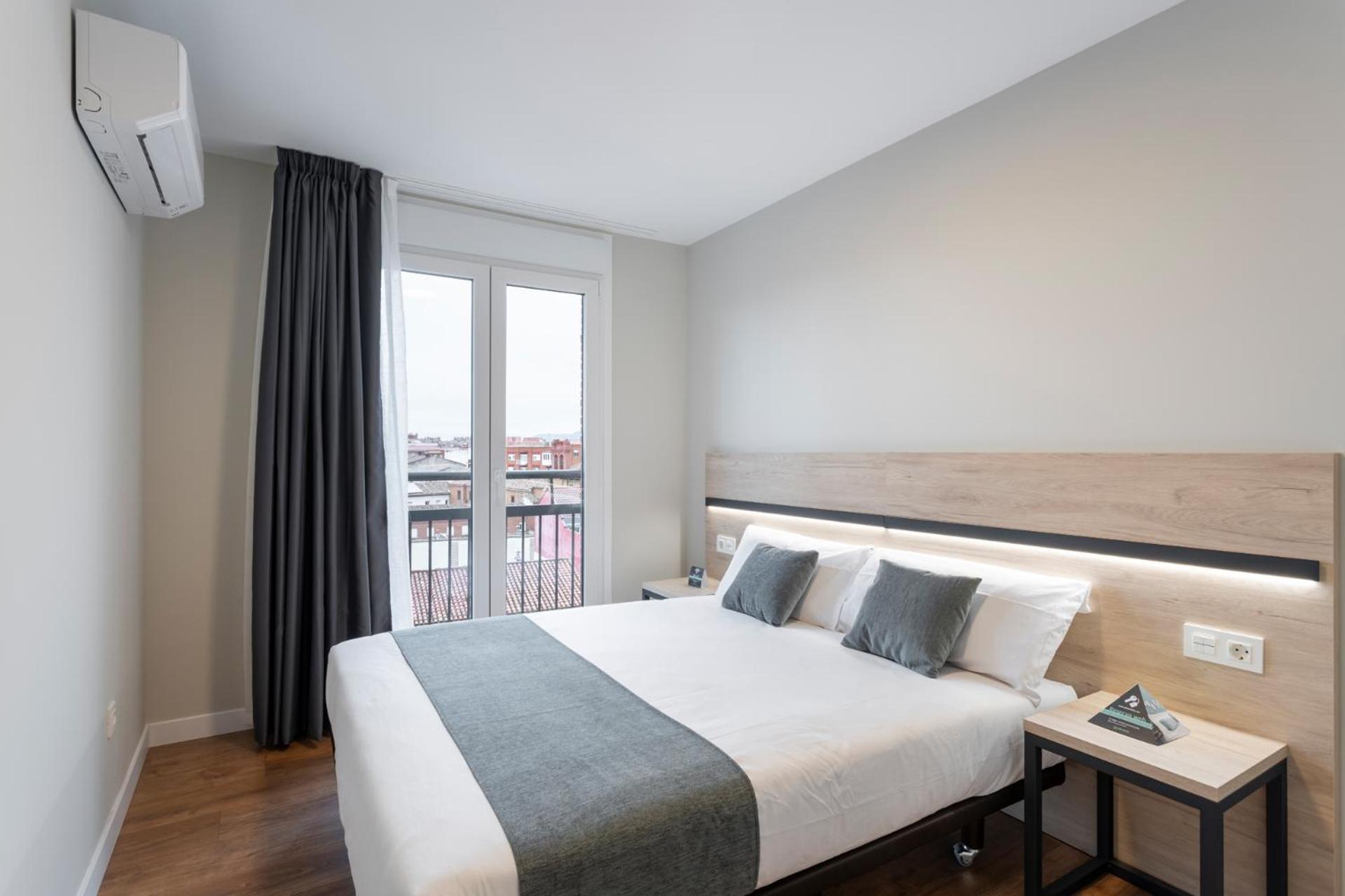 Alda Palencia Catedral Aparthotel Екстериор снимка