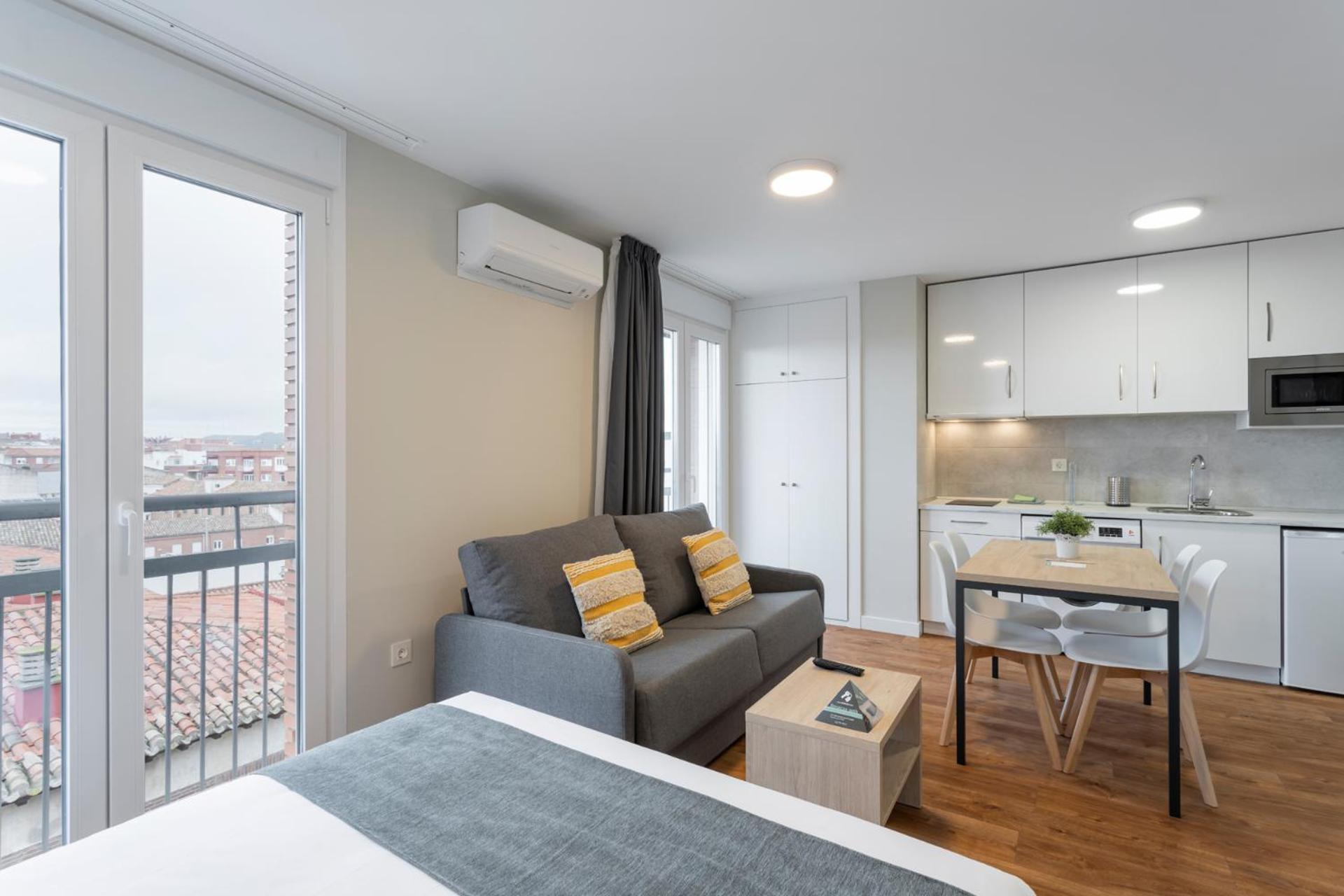 Alda Palencia Catedral Aparthotel Екстериор снимка